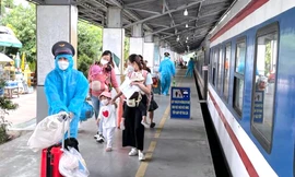 Thời gian qua có nhiều tỉnh, thành đã đưa người dân về quê tránh dịch.