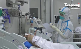 Bệnh nhân 'thập tử nhất sinh' vì COVID-19 xúc động gửi lời tri ân đến các y bác sĩ