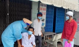 Con đến chốt kiểm soát khẩn cầu CSGT đưa bố bị nhồi máu cơ tim tới viện