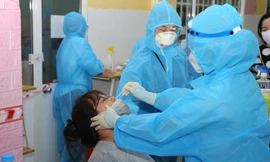 25 bệnh nhân và thân nhân tại Bệnh viện Phạm Ngọc Thạch nghi mắc COVID-19