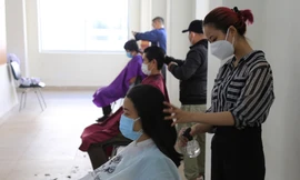 Theo lãnh đạo Bệnh viện Chợ Rẫy, sau hơn 1 tháng kể từ khi TP.HCM thực hiện giãn cách xã hội để phòng chống COVID-19, các dịch vụ không thiết yếu phải tạm dừng hoạt động. 