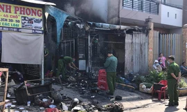 Lực lượng chức năng điều tra vụ việc.