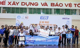 Anh Nguyễn Minh Triết, Ủy viên Ban Thường vụ, Trưởng Ban Thanh niên Trường học T.Ư Đoàn, Phó Chủ tịch Thường trực T.Ư Hội Sinh viên Việt Nam, Trưởng Ban tổ chức Giải trao giải Nhất cho đội vô địch School Spirit, VUG 2017.