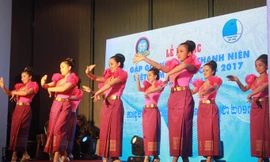 Tiết mục văn nghệ tại lễ bế mạc.