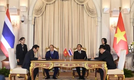 Thủ tướng Nguyễn Xuân Phúc chứng kiến lễ ký giữa 2 tập đoàn.