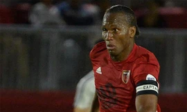 Drogba chưa cho thấy dấu hiệu sắp giải nghệ. Ảnh: AS.