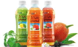Dòng sản phẩm nước uống thảo dược TH true Herbal hoàn toàn từ thiên nhiên của Tập đoàn TH.