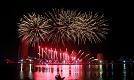 ‘Vũ trụ rực rỡ” của đội Nhật Bản trên bầu trời Đà Nẵng