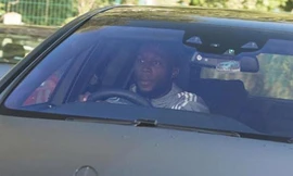 Rolls Royce bạc tỷ của sao M.U bị cạy cửa lấy đồ