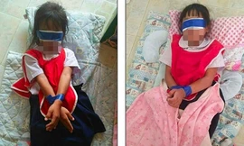 Hiệu trưởng trường cho rằng bịt mắt, trói tay học sinh là cách tốt để dạy trẻ tập trung.