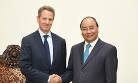 Thủ tướng Nguyễn Xuân Phúc tiếp ông Timothy Geithner, Chủ tịch Tập đoàn tài chính Warburg Pincus.