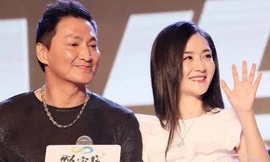 'Triển Chiêu' Hà Gia Kính mặt cứng đờ ở tuổi U60