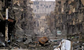 Cảnh đổ nát tại Deir al-Zor, Syria sau các cuộc không kích. Nguồn: REUTERS/TTXVN.