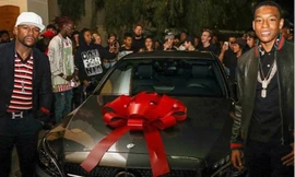 'Độc cô cầu bại' Mayweather mừng sinh nhật con bằng xe sang