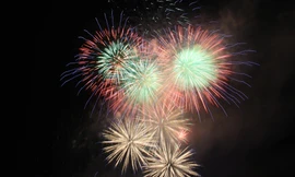 'Vẽ' Ngũ Hành Sơn bằng pháo hoa trên bầu trời Đà Nẵng