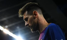 Chủ tịch Barca nói dối về việc gia hạn với Messi?