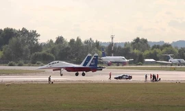 Video 'tiêm kích Su-30 đua với siêu xe Ferrari' hot nhất tuần qua