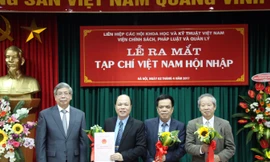 Lễ ra mắt Tạp chí Việt Nam Hội Nhập sáng 2/4.