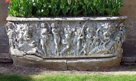 Quan tài La Mã 1.800 năm biến thành chậu hoa trong cung điện Anh