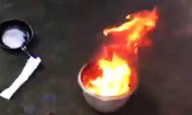 Nước múc từ giếng lên bốc cháy dữ dội.