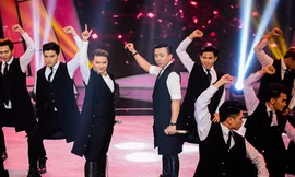 Đàm Vĩnh Hưng và Trấn Thành rất thân thiết với nhau. 