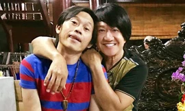 Cuộc sống của ca sĩ tình nguyện trông đền thờ Tổ cho Hoài Linh