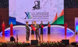 Trần Lê Quang Tiến nhận giải đặc biệt dành cho người biểu diễn tác phẩm thể hiện đại tốt nhất của cuộc thi.