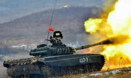 Lính Nga tranh tài trong vòng loại giải đua xe tăng 2017