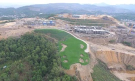 Dự án FLC Hạ Long bị dừng thi công.