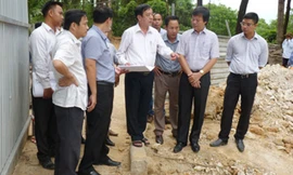 UBND tỉnh Quảng Trị kiểm tra tiến độ nâng cấp, sửa chữa ở NTLS Quốc gia Trường Sơn. Ảnh: H.Hà.