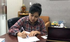 Có người giả mạo Facebook nghệ sĩ Lê Xuân Hương? Chiều 2/6, nghệ sĩ Xuân Hương đã gửi đơn tố cáo tới Công an TPHCM, đề nghị cơ quan chức năng xử lý hành vi làm nhục người khác đối với người mẫu Trang Trần. Đồng thời, nghệ sĩ Xuân Hương cũng yêu cầu làm