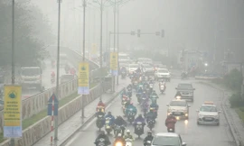 Cuộc sống người dân thủ đô trong mịt mù hơi nước