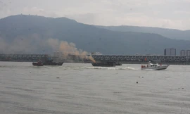 Tình huống giả định là sau tai nạn, tàu dầu bị vỡ, bốc cháy và dầu tràn trên sông Hàn.