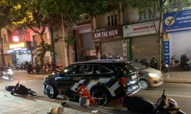 Công an Hà Nội truy tìm tài xế ô tô gây tai nạn liên hoàn trong đêm rồi bỏ trốn