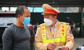 Hà Nội: Tài xế được hướng dẫn nộp phạt trực tuyến trong ngày đầu triển khai