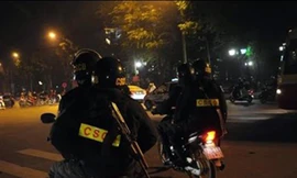 Bắt hai đối tượng ném gạch vào tổ Cảnh sát cơ động