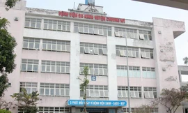 Giả nhân viên y tế, đưa trẻ sơ sinh ra ngoài bệnh viện