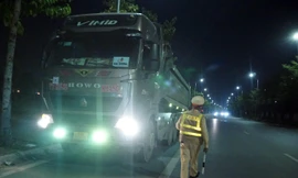 CSGT xuyên đêm xử lý ‘hung thần’ vượt đèn đỏ 