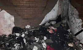 Đốt tủ quần áo dọa bạn gái, lửa bén cháy cả căn phòng