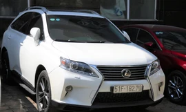 Lexus RX350 mang biển giả TP.HCM bị bắt ở Hà Nội