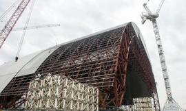 Gấp rút xây mái vòm khổng lồ, an toàn cho Chernobyl