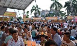 Vui cùng bữa tiệc bia Hà Nội tại vùng đất lửa Quảng Bình