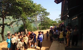 Đến nơi cái chữ cũng chênh vênh