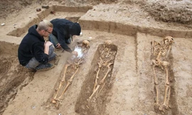 Tận thấy hố chôn tập thể 200 binh sĩ Napoleon tại Đức