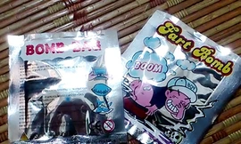 Hà Nội: Rộ mốt chơi 'bom thối' độc hại