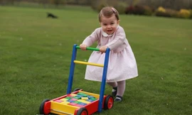 Công chúa Charlotte sẽ sinh nhật một tuổi vào ngày mai. Ảnh: BBC