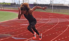 Ngoài những bài tập chạy “hành xác” này, cô còn phải thực hiện 1000 cái gập lưng từ tư thế nằm ngửa mỗi tối và cả các bài tập chạy và đạp xe trên địa hình bùn lầy lội…