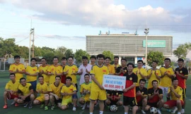 Bí thư Tỉnh ủy Nghệ An đá bóng gây quỹ từ thiện