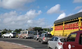Quốc lộ 1A kẹt cứng nhiều giờ vì dòng người đổ về Thánh đường Tắc Sậy