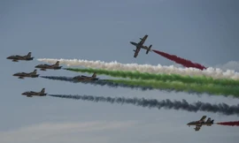 Các máy bay trình diễn tại Triển lãm hàng không Bahrain (Ảnh: Afcent)